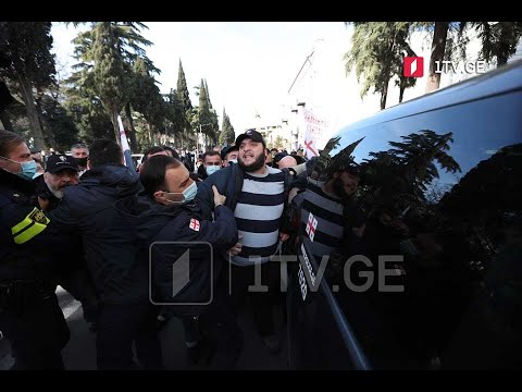 „ქართული მარშის“ აქცია პრეზიდენტის რეზიდენციასთან